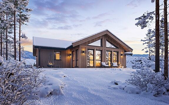 Jølster - Ny og moderne hytte på endetomt med flott utsikt - gunstig pris